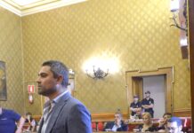 Aperture domenicali, la Giunta Cassì ha deciso di non decidere. Dipendenti penalizzati